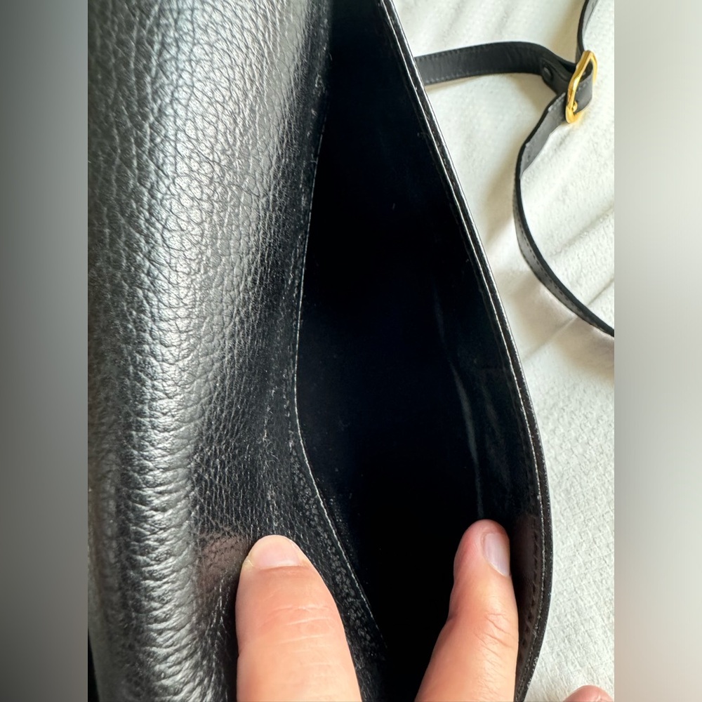 🙏Burberry Leather Sling Bag - Picture 3 of 16